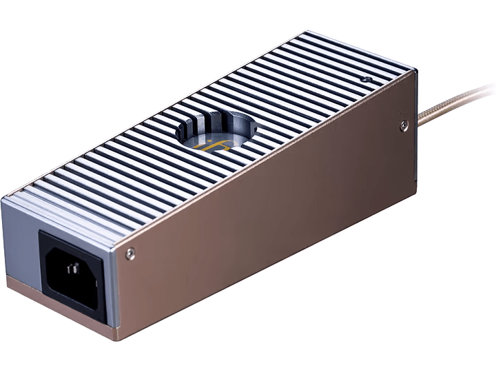 L’iFi iPower la solution adapté pour alimenter, sans parasitage, pour les platines vinyles et les streamers audio