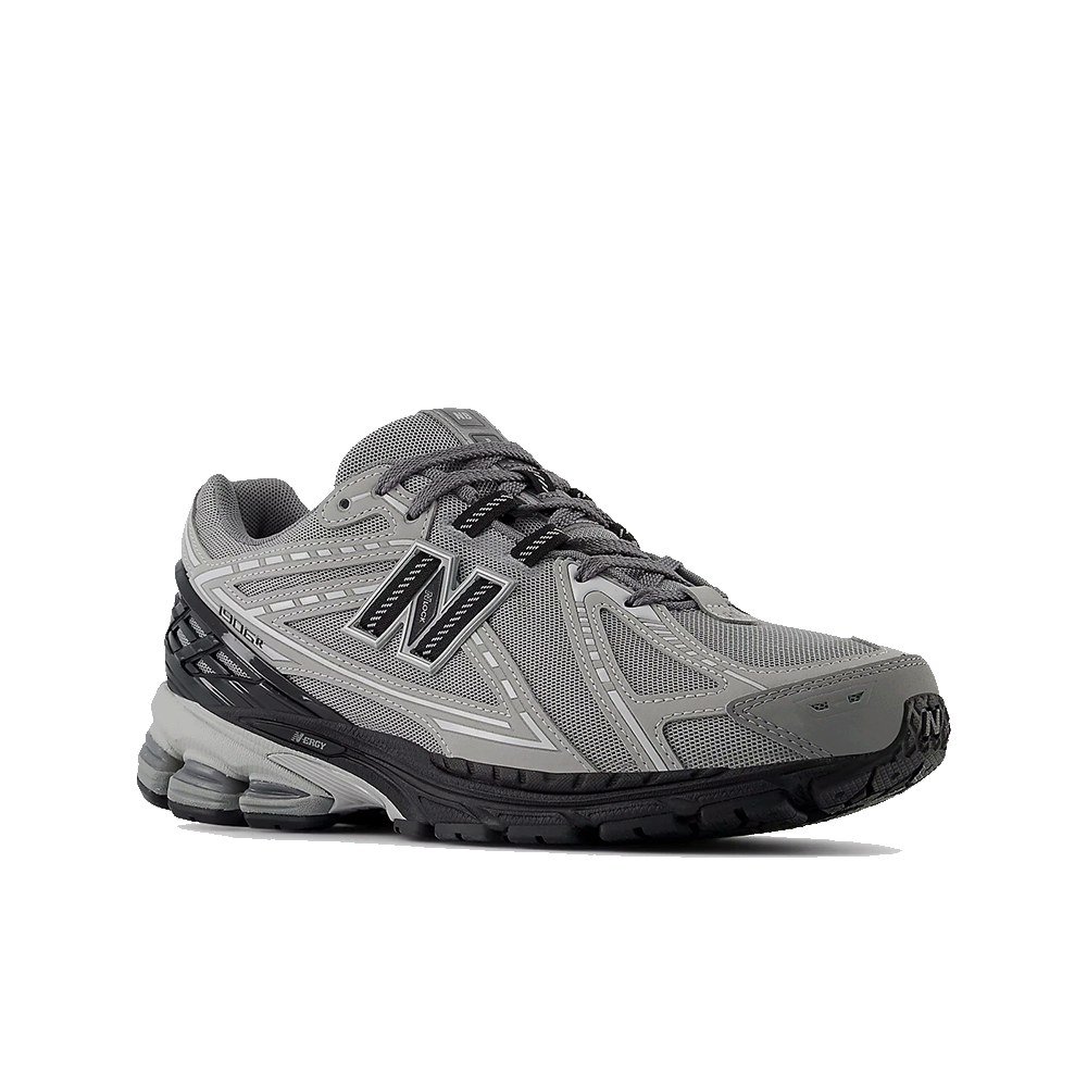 Sneakers New Balance GC1906LG gris, inspirées du modèle 1906R, parfaites pour un usage quotidien.