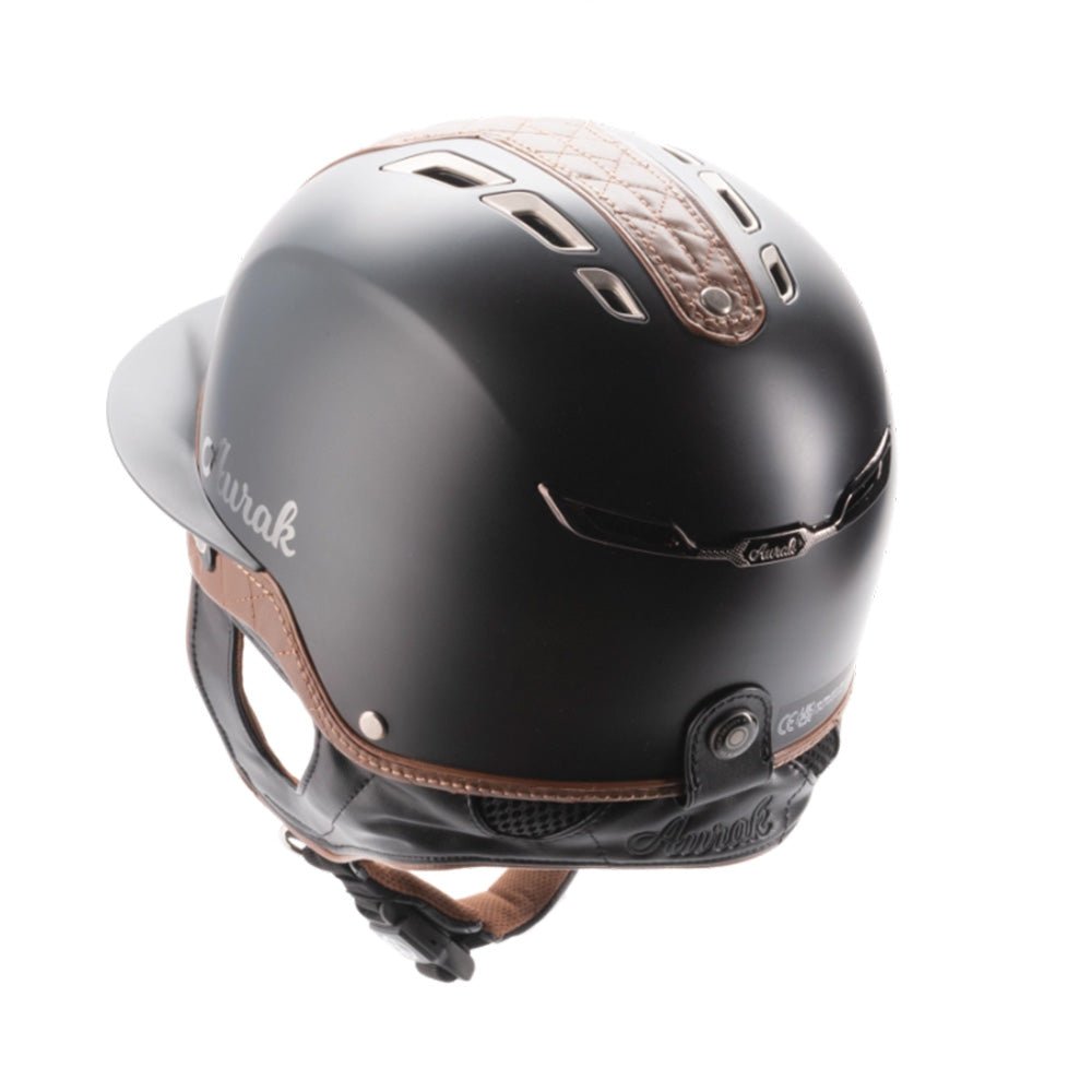 Le casque chevel est le casque le plus finalisé coté esthétique avec son apport de cuir en haut de bombe