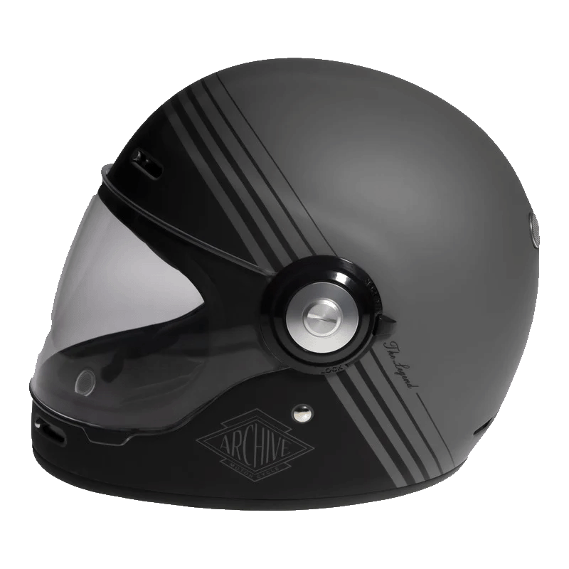 Casque gris et noir mat pour une esthétique rare sur des équipements vintages
