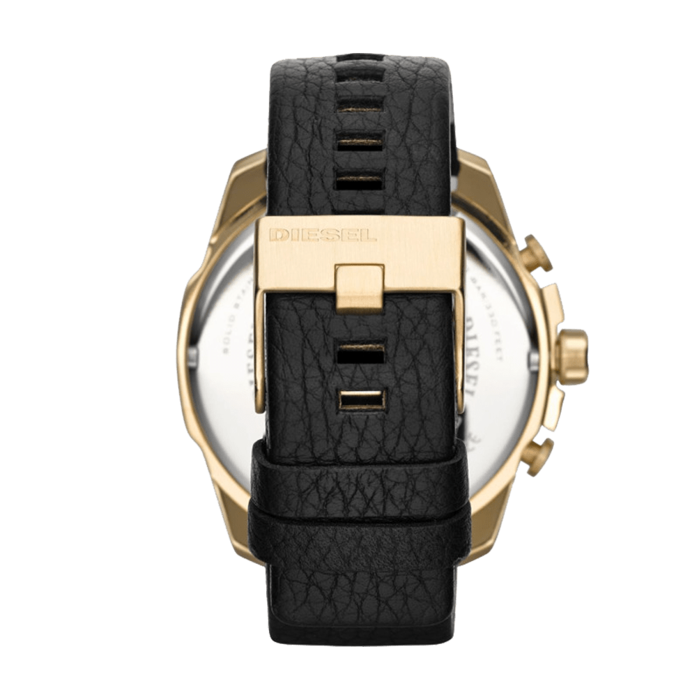 Un bracelet cuir noir pour tenir cette montre faite d'or et d'anthracite.
