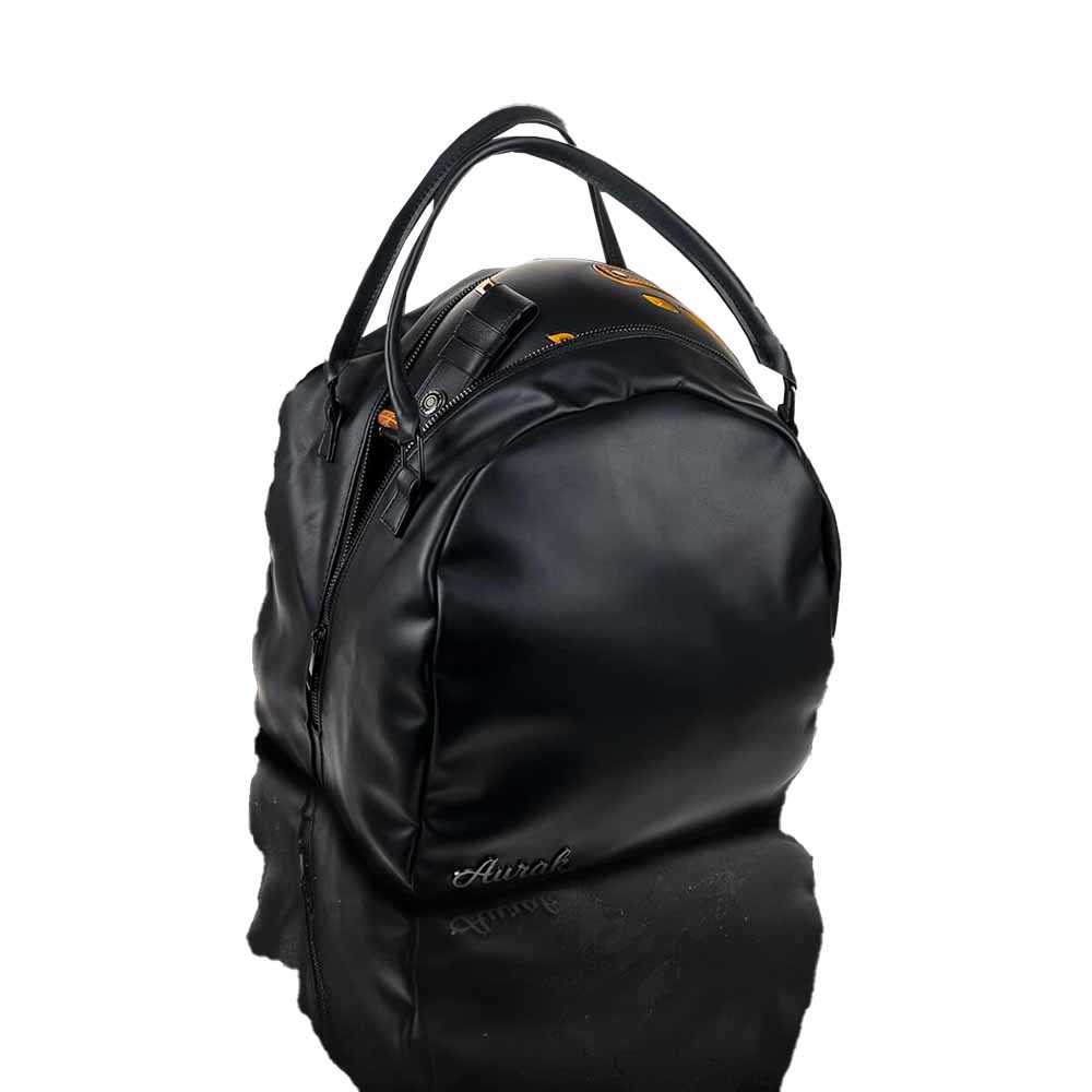 Le sac de transport AURAK GIBSON sans couture est un classique des protections pour casque d'équitation de la marque.