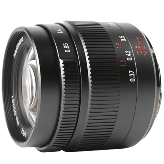 Objectif grand angle - 7ARTISANS - 13085 - APS-C - Mise au point
manuelle - 35 mm F0.95 F16 - Ø 52 mm - Angle de vue 43° - Monture Sony