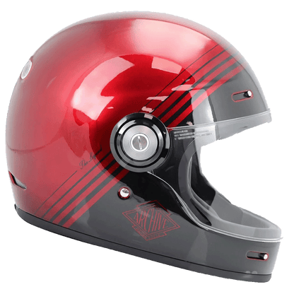 Soyez pleine visible sur la route avec ce casque brillant.