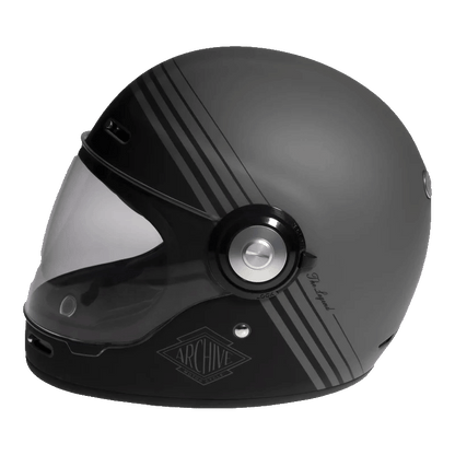 Casque gris et noir mat pour une esthétique rare sur des équipements vintages