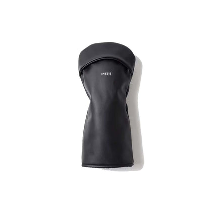 Ce club INESIS 100 est vendu avec son capuchon de protection.
