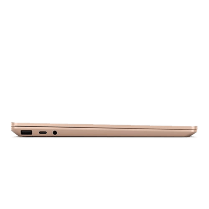 Utilisation du Microsoft Surface Laptop Go, parfait pour la productivité et le divertissement grâce à sa puissance et son autonomie.