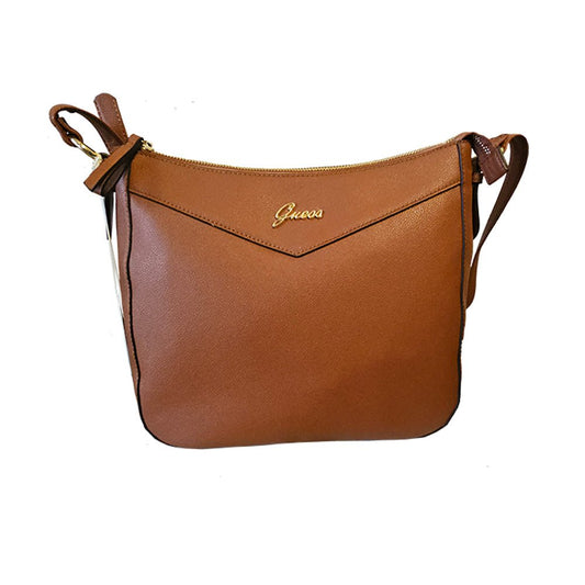 Sac GUESS Chimalis Crossbody vu de face avec sa marque dorée.