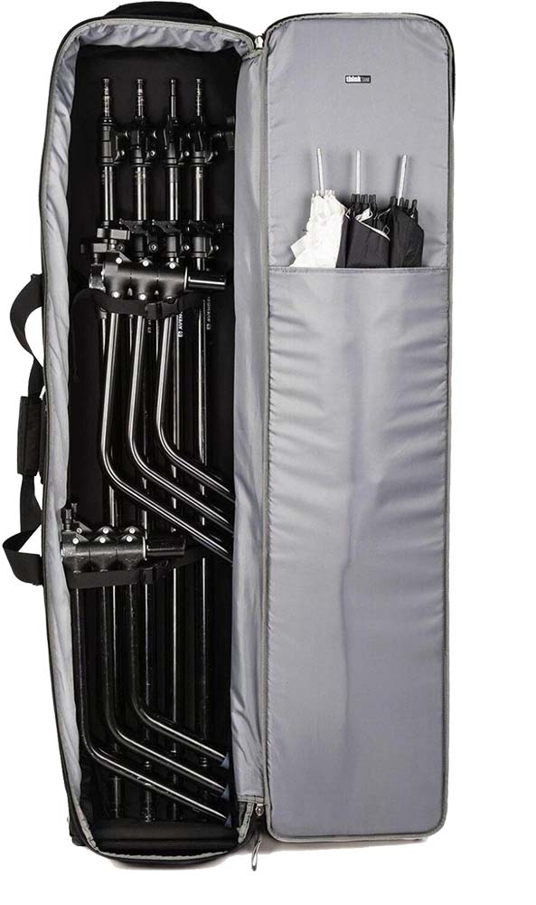 Ce Think Tank propose des rangement étudiés pour un emport maximum de vos accessoires d'éclairage.